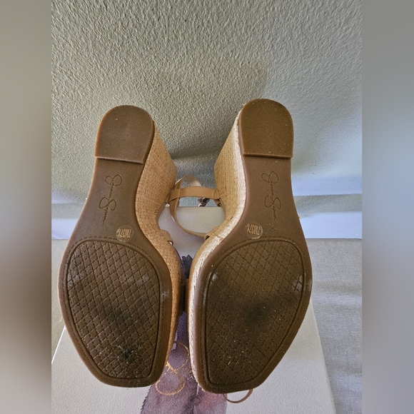 Gorgeous nude color wedges. - Picture 5 of 5